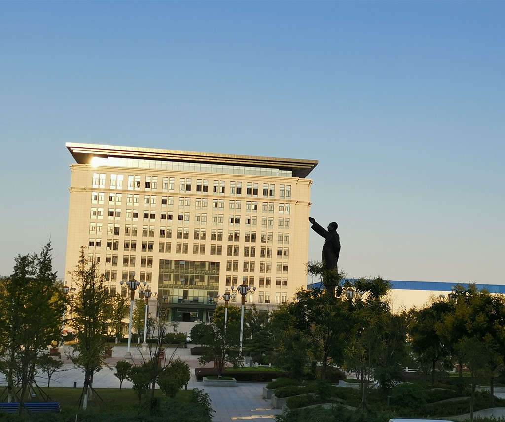 云顶集团携德彩LED小间距向武船献礼(图1)